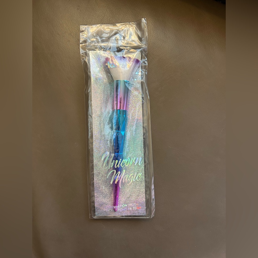 Unicorn 🦄 Magic Foundation Brush - Blue and Pink